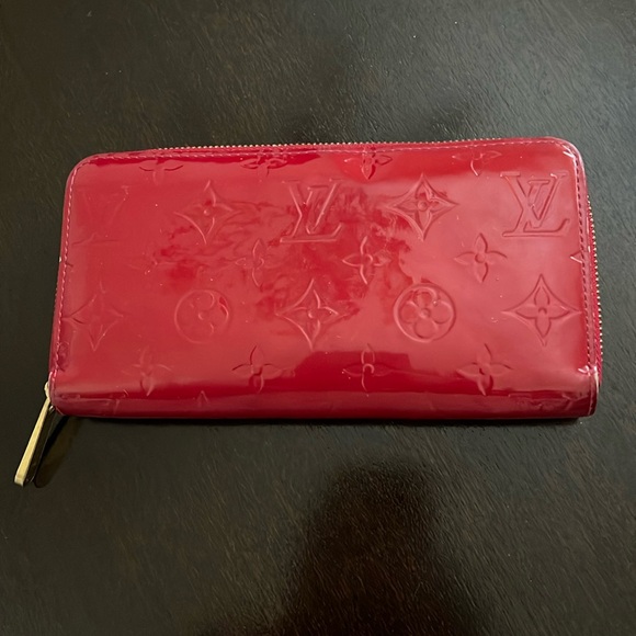 Louis Vuitton Monogram Vernis Red Patent Wallet zippy - Picture 1 of 11